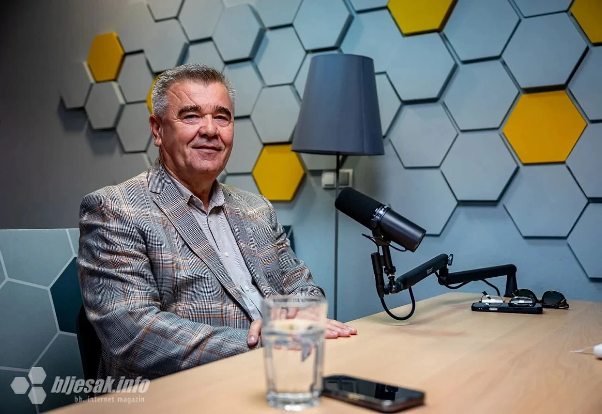 Salem Marić tokom razgovora u studiju portala Bljesak.info. Foto: Bljesak.info